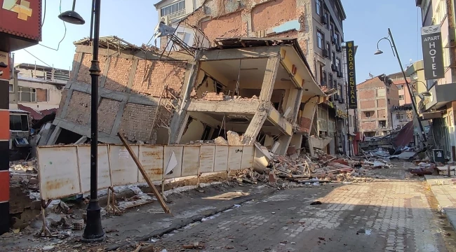 Başkan Sami Er'den Elektrik, Su ve Doğalgaz Bağlantısına Tepkiler Artıyor