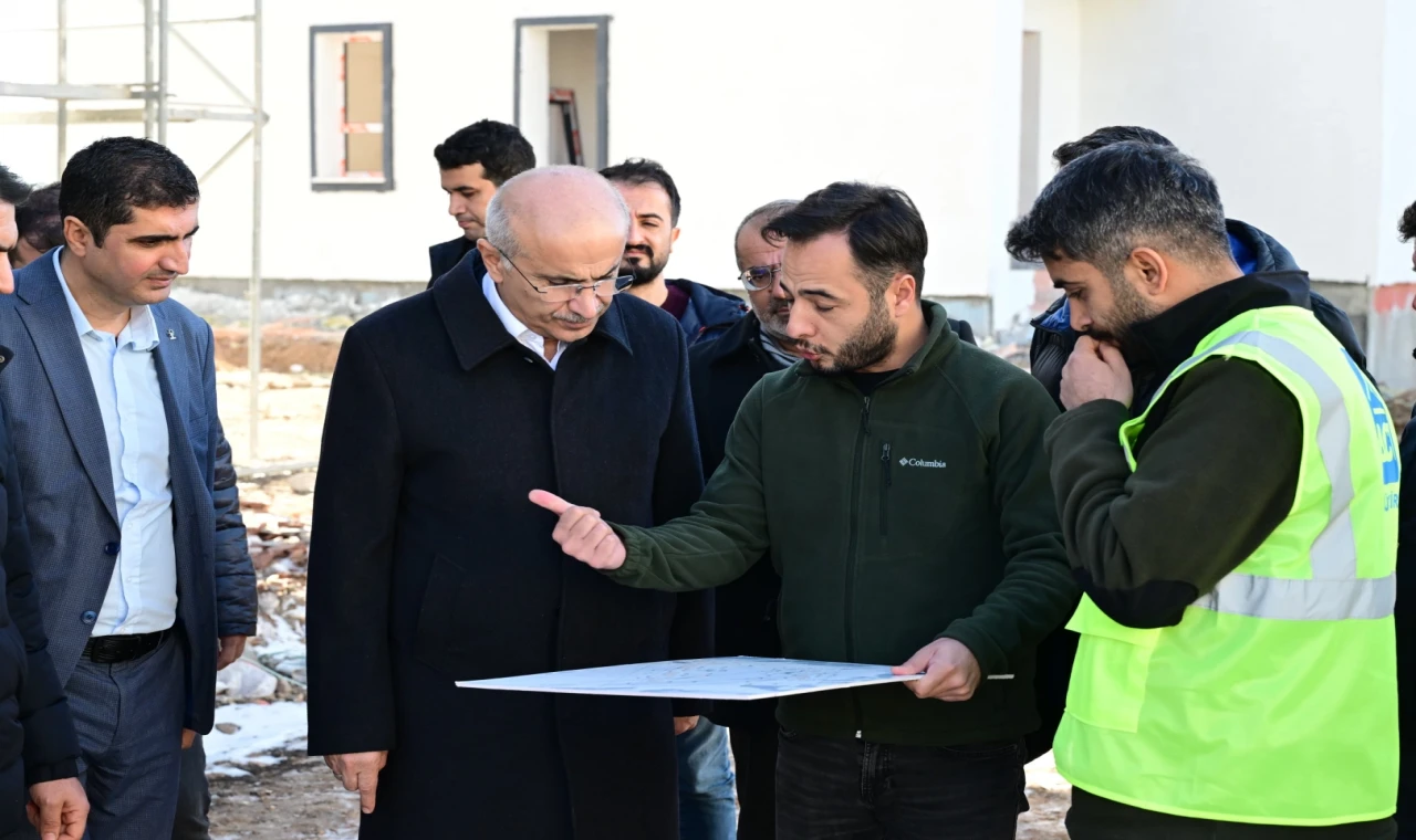 Sami Er, Asıl Görevini Unutup TOKİ Projelerini Sahiplendi