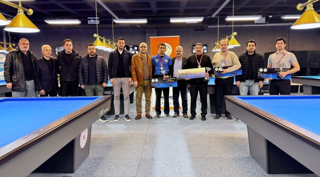 Yeşilyurt Belediyesi 3 Bant Bilardo Turnuvası'nda Dereceye Girenler Ödüllendirildi