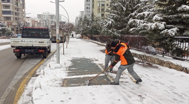 Yeşilyurt Belediyesi Karla Mücadele Ekipleri, Yoğun Kar Yağışına Karşı Hızla Çalışmalara Başladı