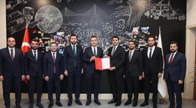 AK Parti Gençlik Kolları'nda Değişim: Sinan Özhüsrev'in Yerine Muhammed Kağan Mercan Atandı