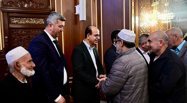 Başkan Geçit, Bayram Namazında Vatandaşlarla Buluştu