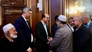 Başkan Geçit, Bayram Namazında Vatandaşlarla Buluştu