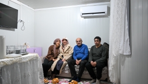 Belediyeciliği Unuttu, Lay Lom Lom Geziyor