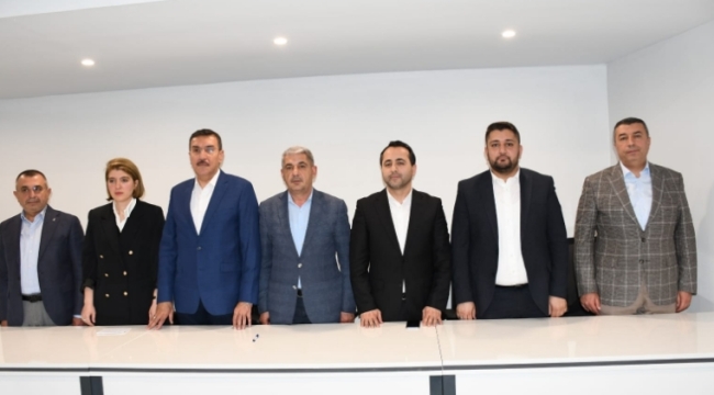 Malatyada AK Parti Birleştirmiyor, Ayrıştırıyor