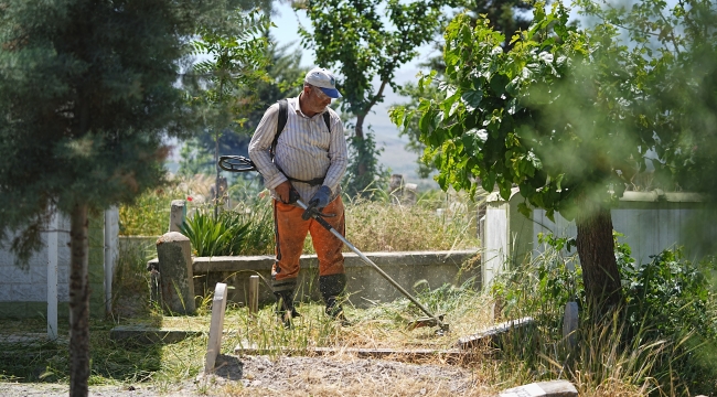 BATTALGAZİ BELEDİYESİ'NDEN MEZARLIKLARDA BAHAR VE BAYRAM TEMİZLİĞİ