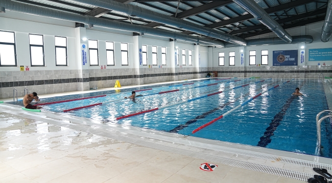 BATTALGAZİ BELEDİYESİ YÜZME KURSLARINA YOĞUN İLGİ: KONTENJANLAR ARTIRILDI