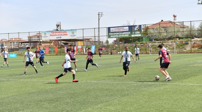 Ödüllü 3.Uluslararası Yeşilyurt Futbol Turnuvası Başladı