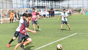 Ödüllü 3.Uluslararası Yeşilyurt Futbol Turnuvası Başladı