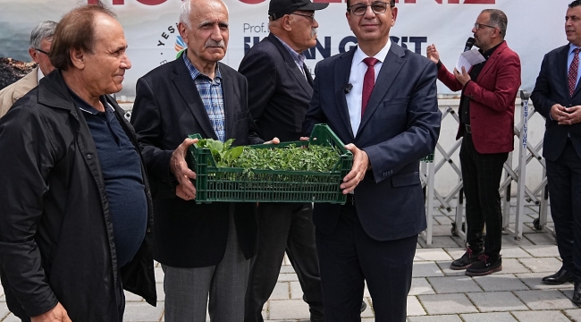 Yeşilyurt Belediyesi'nden Çiftçilere Büyük Destek! 250 Bin Adet Sebze Fidesi Dağıtıldı