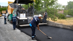 BATTALGAZİ BELEDİYESİ'NDEN MEYDANBAŞI MAHALLESİ'NE SICAK ASFALT HİZMETİ