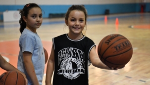 Yeşilyurt Belediyesinin Basketbol Kursu, Miniklere Neşe ve Enerji Getiriyor!