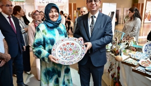 Kadınların El Emeği Göz Nuru Eserleri 'Kurs Merkezleri-Yılsonu' Sergisinde Beğeniye Sunuldu