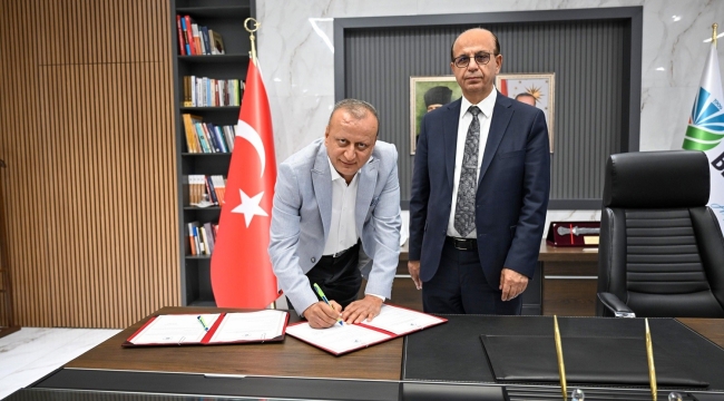 Başkan Geçit, Özalper Mahallesine İnşa Edilecek Taziye Evinin Protokolünü İmzaladı