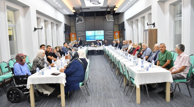 Yeşilyurt Belediyesi'nden İhtiyaç Sahibi Yaşlılara Tansiyon Aleti Desteği!