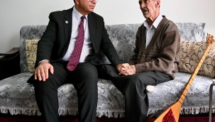 Başkan Geçit’ten Halk Ozanı Abuzer Aşkınses’e Vefa Ziyareti!