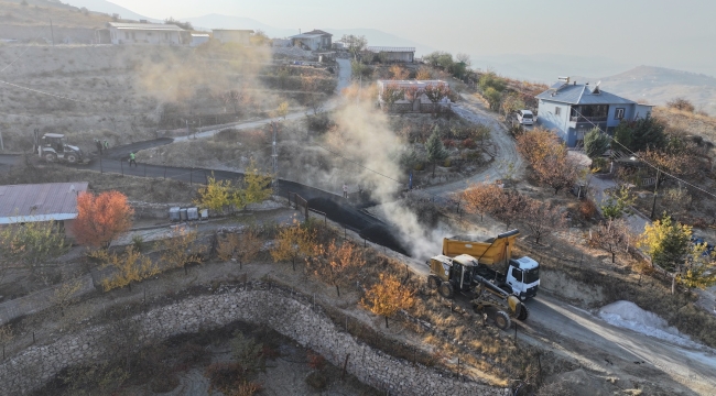 Yeşilyurt Belediyesi, Banazı'nın Yollarını Yeniliyor