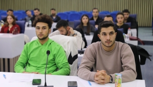 BATTALGAZİ'DE GENÇLİK ÇALIŞMALARI ÖĞRENCİLERLE İSTİŞARE EDİLDİ