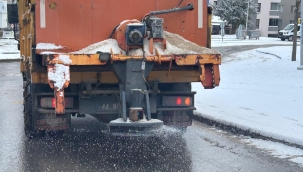 BATTALGAZİ’DE KARLA MÜCADELE ARALIKSIZ SÜRÜYOR