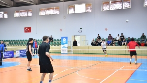 3 Ayak tenis turnuvası coşkulu başladı