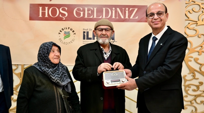 Yeşilyurt Belediyesi'nin 'Bir Yastıkta Yarım Asır' Özel Programında Duygusal Anlar Yaşandı
