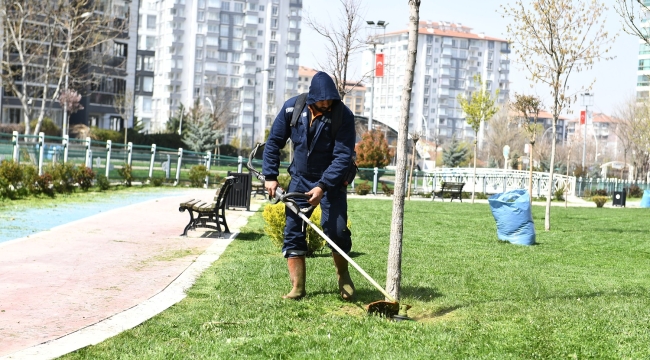 Yeşilyurtta park ve yeşil alanlar yaz sezonuna hazırlanıyo