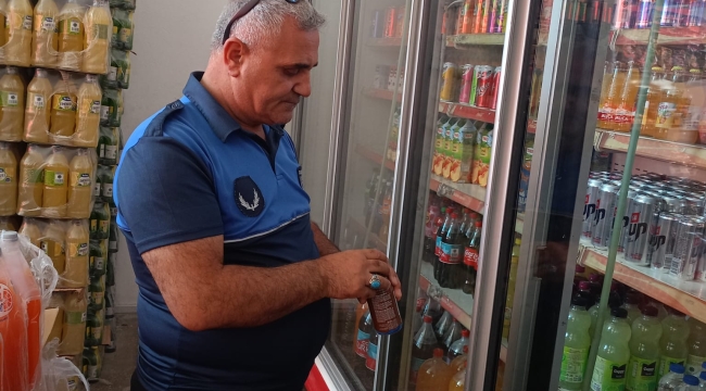 Battalgazide market denetimlernde  tarihi gecmiş ürünlere el konuldu