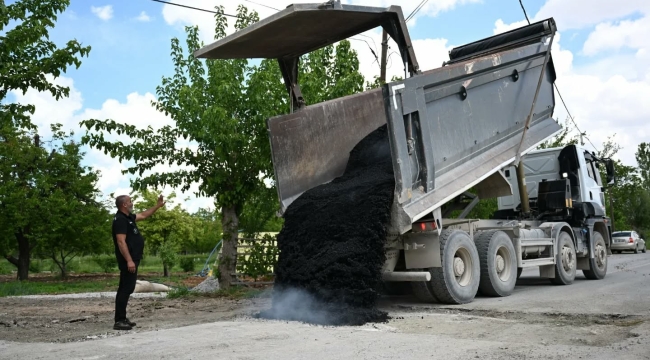 Topsöğüt Mahallesinin araç ve yaya trafiğini güvenli hale getiriyor.