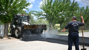 Topsöğüt Mahallesinin araç ve yaya trafiğini güvenli hale getiriyor.