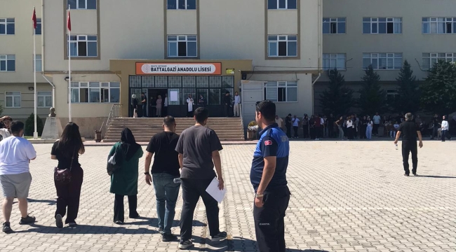 Zabıta öğrenciler için mesai yaptı
