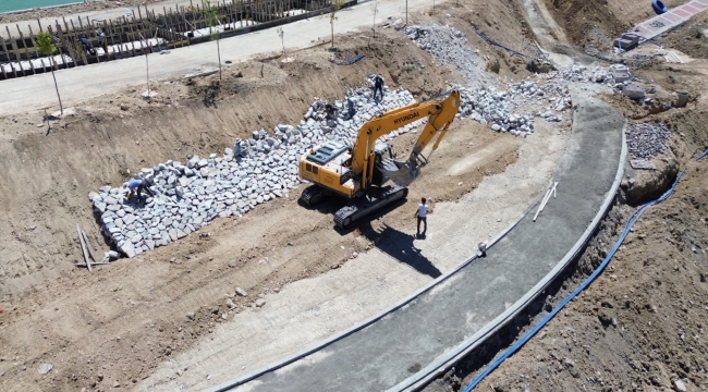  Battalgazi belediyesi parklarda kendi üretimini kullanıyor